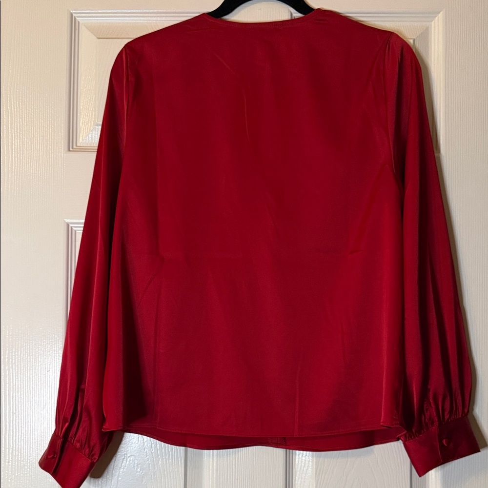 Banana Republic Red V-Neck Satin Blouse - Picture 3 of 4